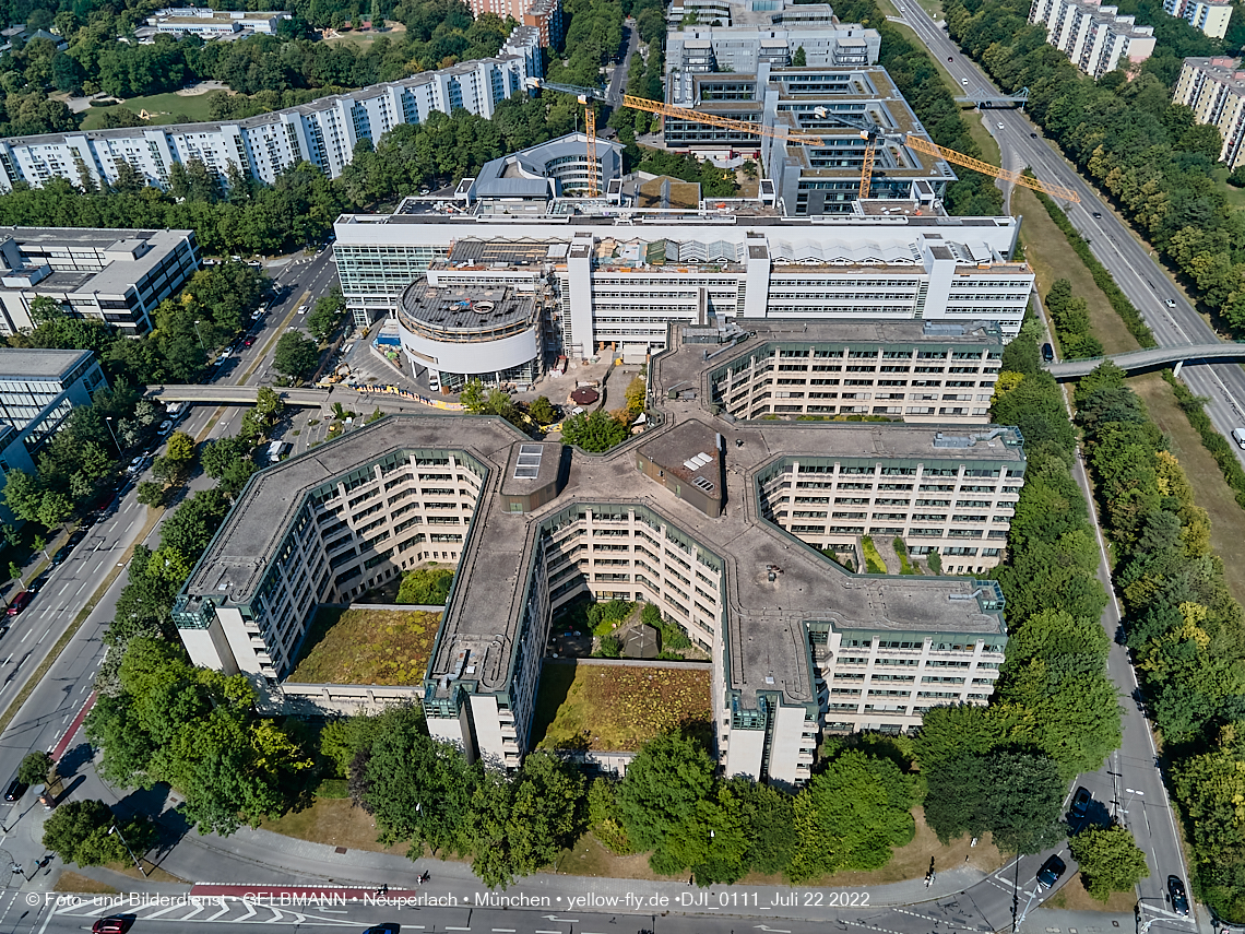 22.07.2022 - ehemaliges Alliant-Versicherungsgebäude und Wohnring in Neuperlach